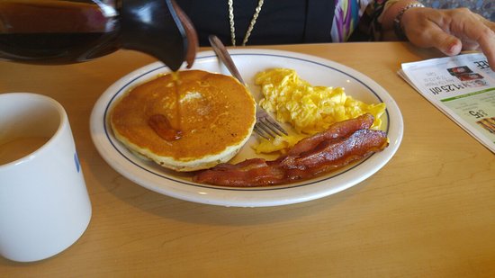 Price differences for IHOP 2 x 2 x 2 combo in NYC and Chicago
